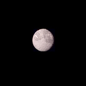 Uranus-Mond Miranda 471 km